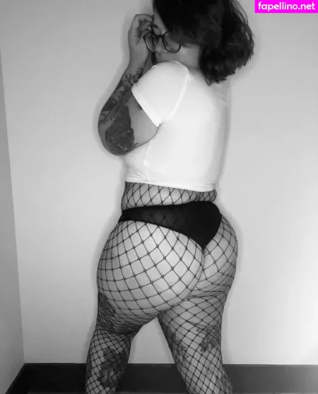 Stepstool Sarah OnlyFans Thumbnail #7rjnaWoZlo