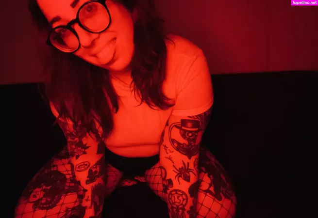 Stepstool Sarah OnlyFans Thumbnail #CNfFvo3XoR