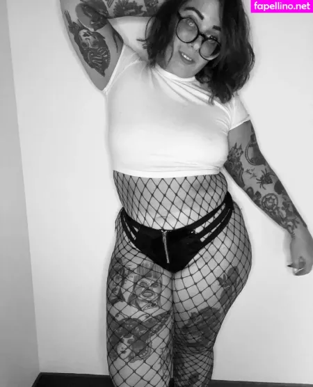 Stepstool Sarah OnlyFans Thumbnail #DjpyMk7xeJ