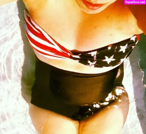 Stepstool Sarah OnlyFans Thumbnail #FuPUgLGFwr