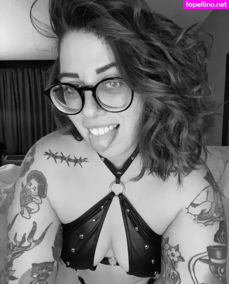 Stepstool Sarah OnlyFans Thumbnail #Gfj3XksqWj