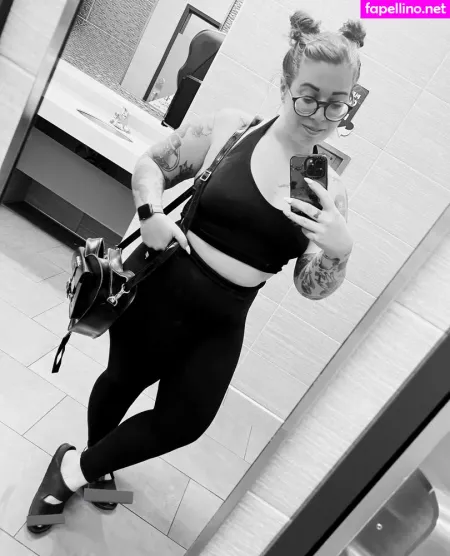 Stepstool Sarah OnlyFans Thumbnail #Or9sFa5DLY