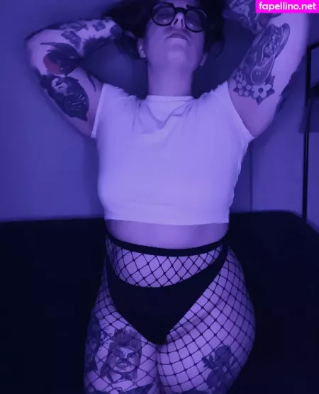 Stepstool Sarah OnlyFans Thumbnail #PDfug3oJRi