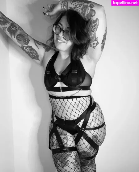 Stepstool Sarah OnlyFans Thumbnail #V4FwcaI8lo