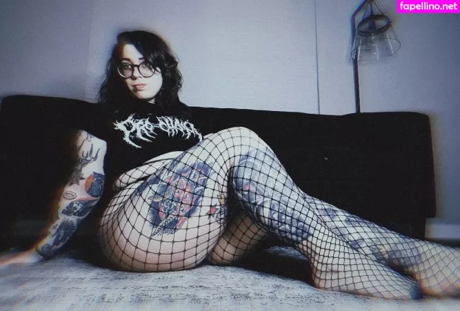 Stepstool Sarah OnlyFans Thumbnail #YDHlHukWzD