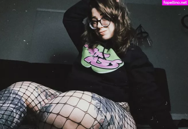 Stepstool Sarah OnlyFans Thumbnail #YLj3AxH8Gj