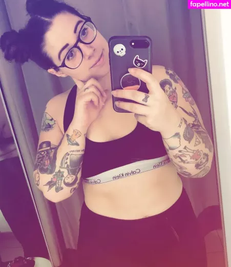 Stepstool Sarah OnlyFans Thumbnail #f7eqn4xLTI