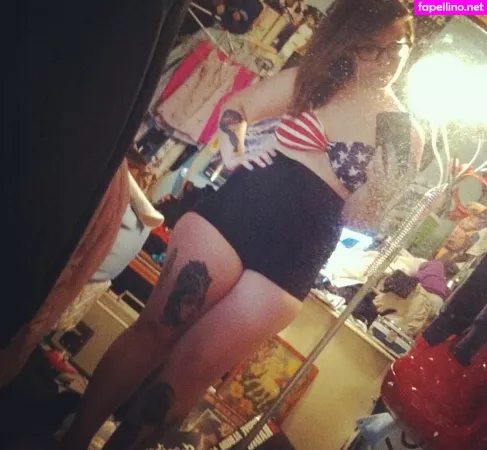 Stepstool Sarah OnlyFans Thumbnail #l486MN9AQU