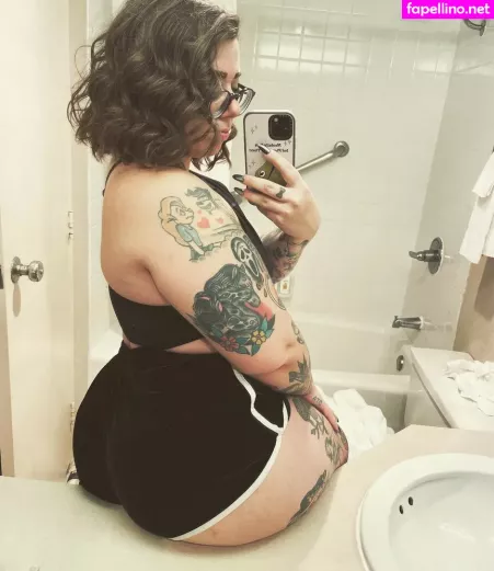 Stepstool Sarah OnlyFans Thumbnail #lwh5OfpZ0o