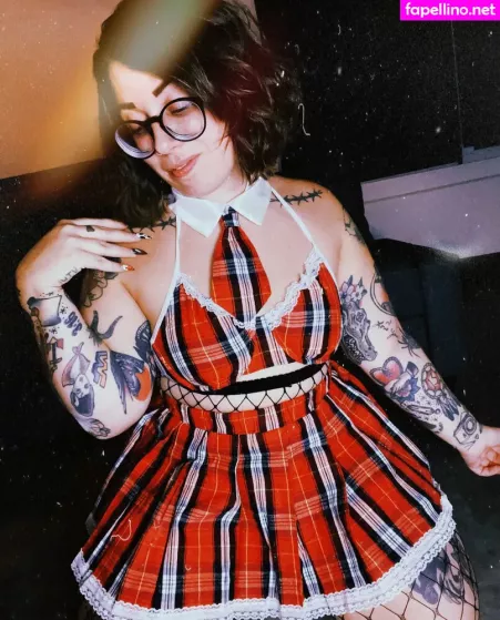 Stepstool Sarah OnlyFans Thumbnail #rgAxIZRg7t