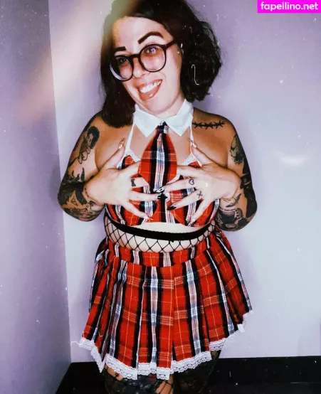 Stepstool Sarah OnlyFans Thumbnail #vnnGxovd66