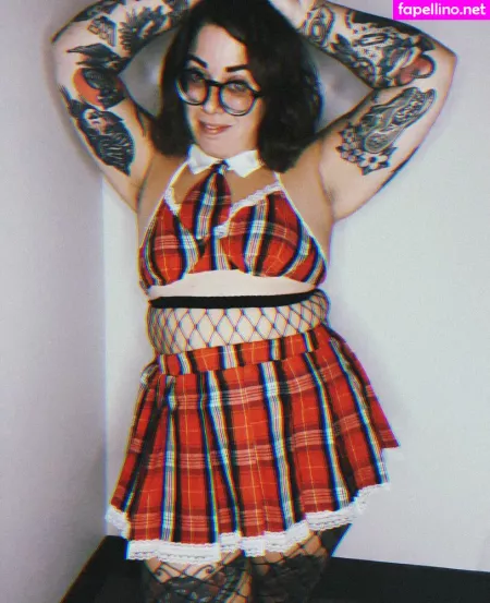 Stepstool Sarah OnlyFans Thumbnail #w2abLofEIp