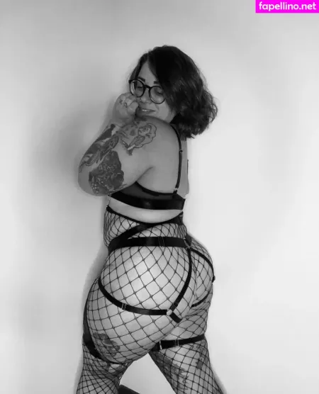 Stepstool Sarah OnlyFans Thumbnail #y9CE6hsACo