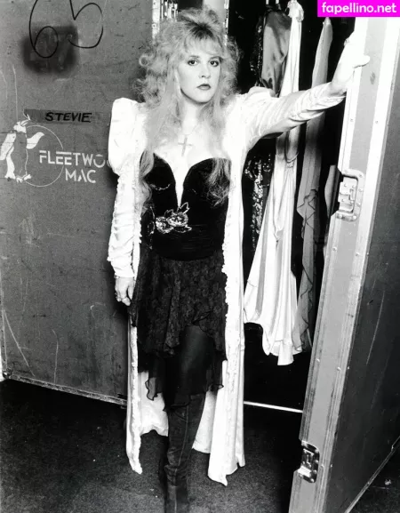 Stevie Nicks OnlyFans Thumbnail #GVpr4Xf8Q6