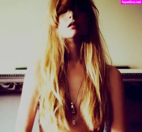 Stevie Wynne Levine OnlyFans Thumbnail #fjwGJ4U9sr