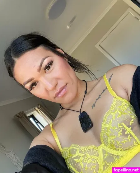 Steviraehobsonxx33 OnlyFans Thumbnail #LPQHOTg5t1