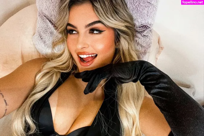 Sthefany Oliveira OnlyFans Thumbnail #feNzLk2ssd