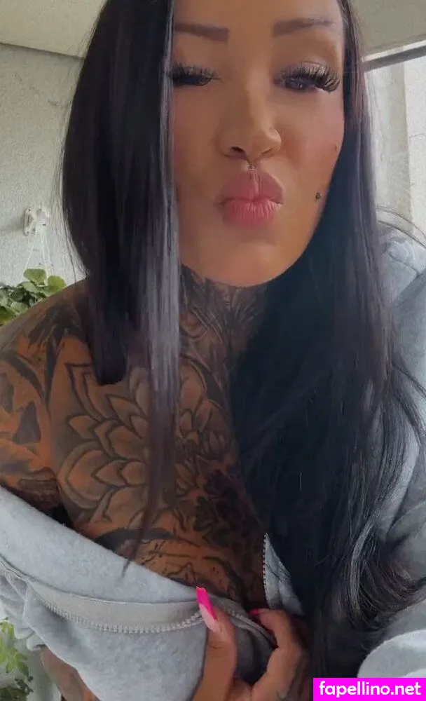 officialstifflersmom, stifflersmomofficial Nude Leaked OnlyFans Photo #VhX7TXc8bf