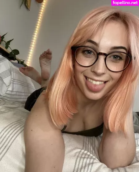 Stonedtoesxo OnlyFans Thumbnail #O4zHeQOE7N