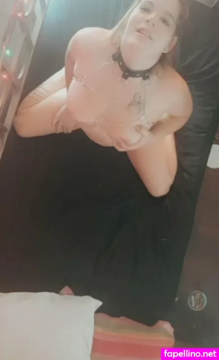 Stoner 420chick OnlyFans Thumbnail #2FiP1JRu7t