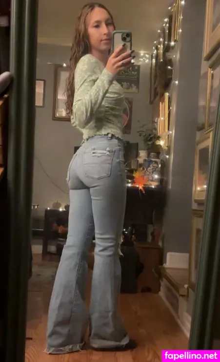 Stoner Babe 420 OnlyFans Thumbnail #Doh35NKFE5