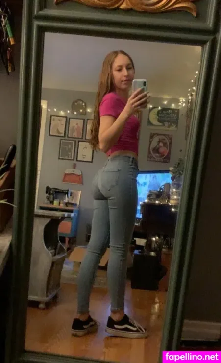 Stoner Babe 420 Main Profile Photo