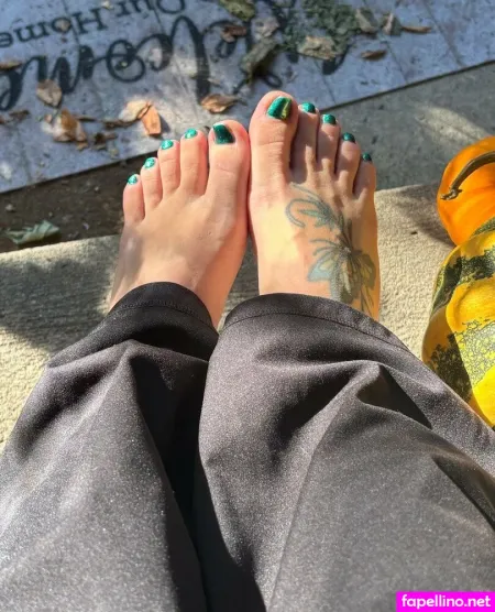 Stoner Babe 420 OnlyFans Thumbnail #skScRMBtdG
