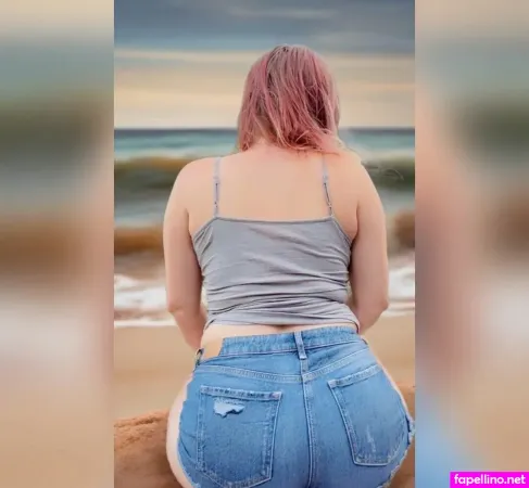 Stoner Queen OnlyFans Thumbnail #L7ymw23bx8