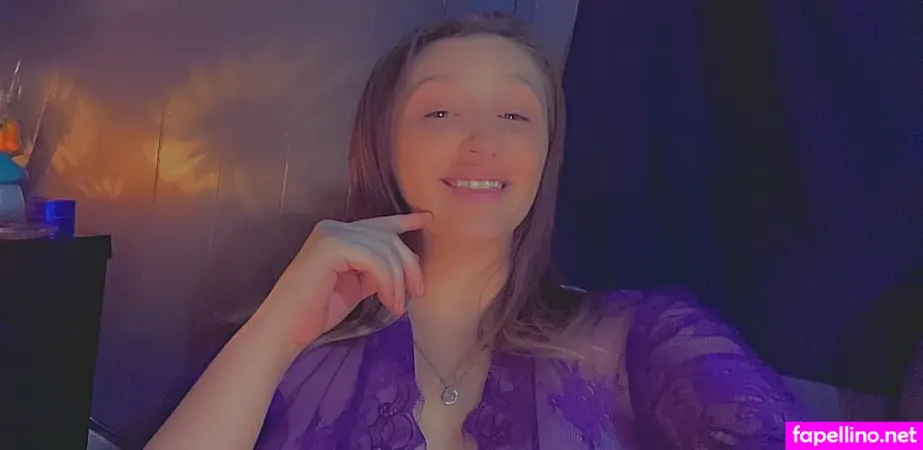 Stoner Queen OnlyFans Thumbnail #bKiDFuhqRU