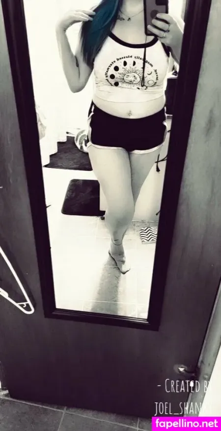 Stonerbitch93 OnlyFans Thumbnail #w3QSk4dlN9