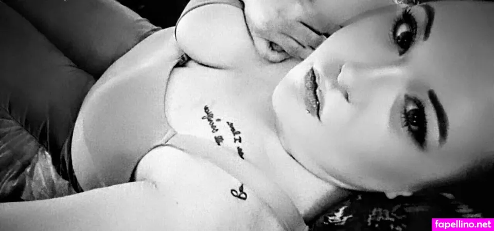 Stonereinaej OnlyFans Thumbnail #VDX4fn2Hph