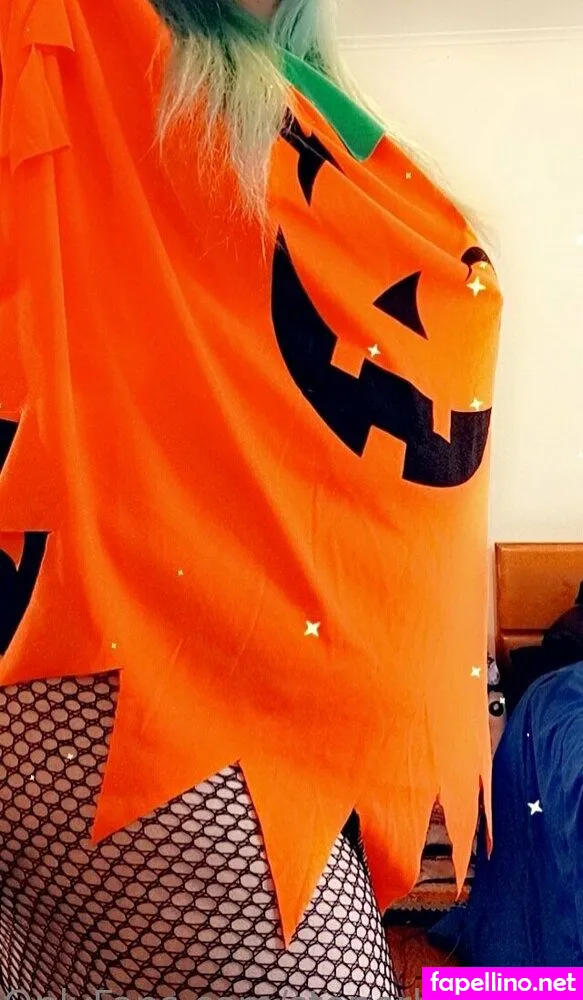 stoner_girl420303, stonergirl1210 Nude Leaked OnlyFans Photo #1QvbTF2n6h