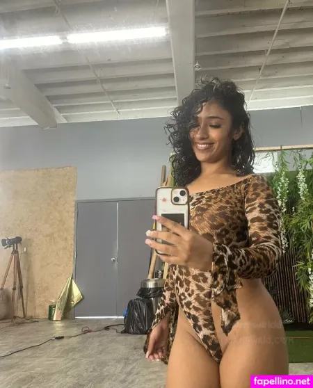 Stormswrldd OnlyFans Thumbnail #2zuA7R7bkF