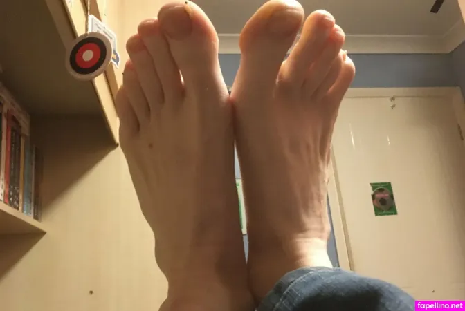 Str8altfeetuk OnlyFans Thumbnail #Az0i00bFGR