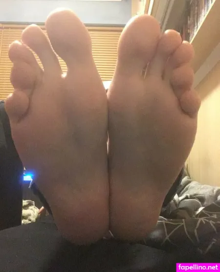 Str8altfeetuk OnlyFans Thumbnail #G9Ou34IrTx