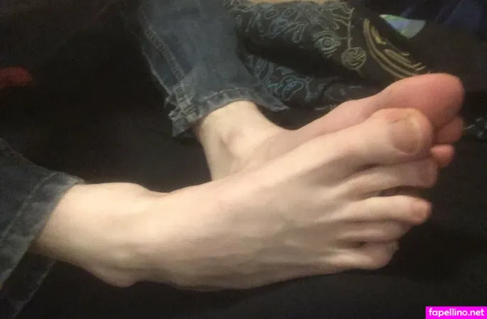 Str8altfeetuk OnlyFans Thumbnail #PMNdKmtbid