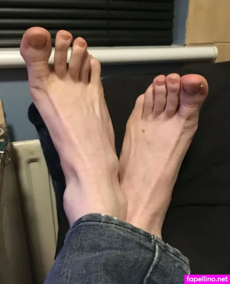 Str8altfeetuk OnlyFans Thumbnail #kwwXov9dBf