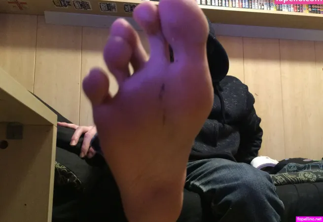 Str8altfeetuk OnlyFans Thumbnail #pA8AxMUH4D