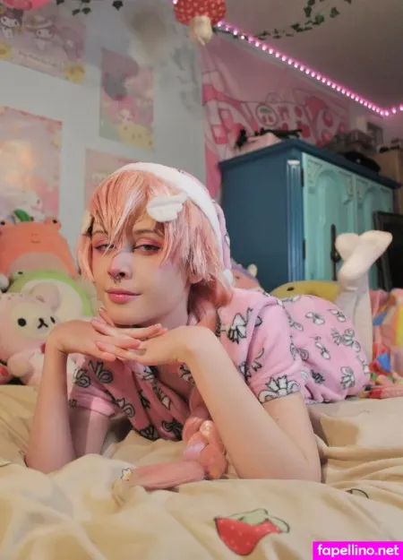 Strawbabyboy OnlyFans Thumbnail #6w6ITelOkj