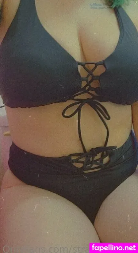 Strawbeemilk OnlyFans Thumbnail #V6ytskyS8O