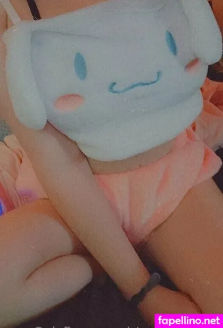 Strawbeemilk OnlyFans Thumbnail #ffH4h1g9HH