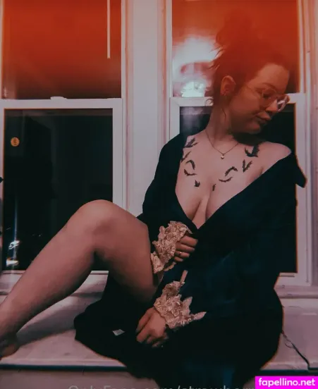 Strawberrie Xfree OnlyFans Thumbnail #2ra6E4Skez