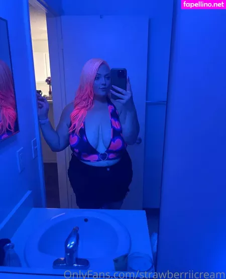 Strawberriicream OnlyFans Thumbnail #W2htNzMGL7