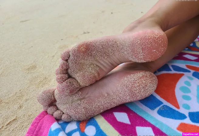 Strawberrissweetv OnlyFans Thumbnail #9QfKv7UqPx