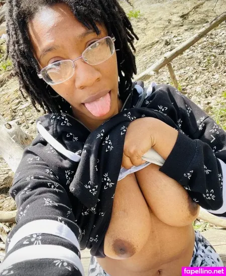 Strawberry Bubbles OnlyFans Thumbnail #6olYrttm2p