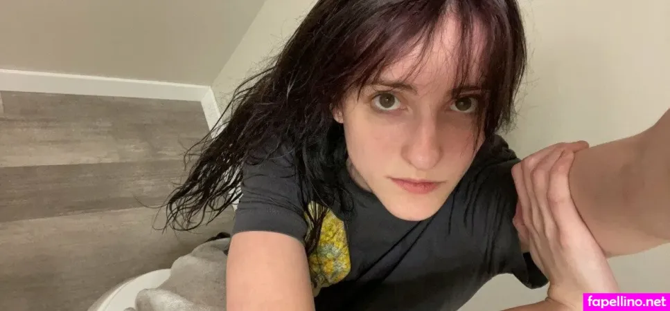 Strawberry Chloe OnlyFans Thumbnail #wGDGSwyJ0q