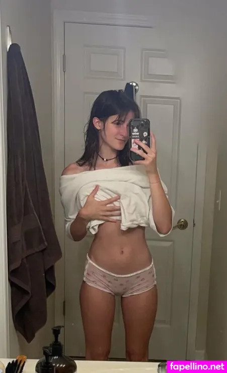 Strawberry Chloe OnlyFans Thumbnail #xXZDmFErP0