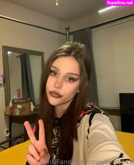 Strawberry141 OnlyFans Thumbnail #KKU6Nm0pv7