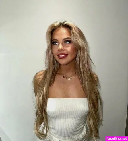 Strawberryblonde18 OnlyFans Thumbnail #P3l7bOyKF2
