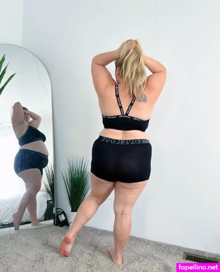 Strawberrybreetv OnlyFans Thumbnail #BpHlYWuQMe